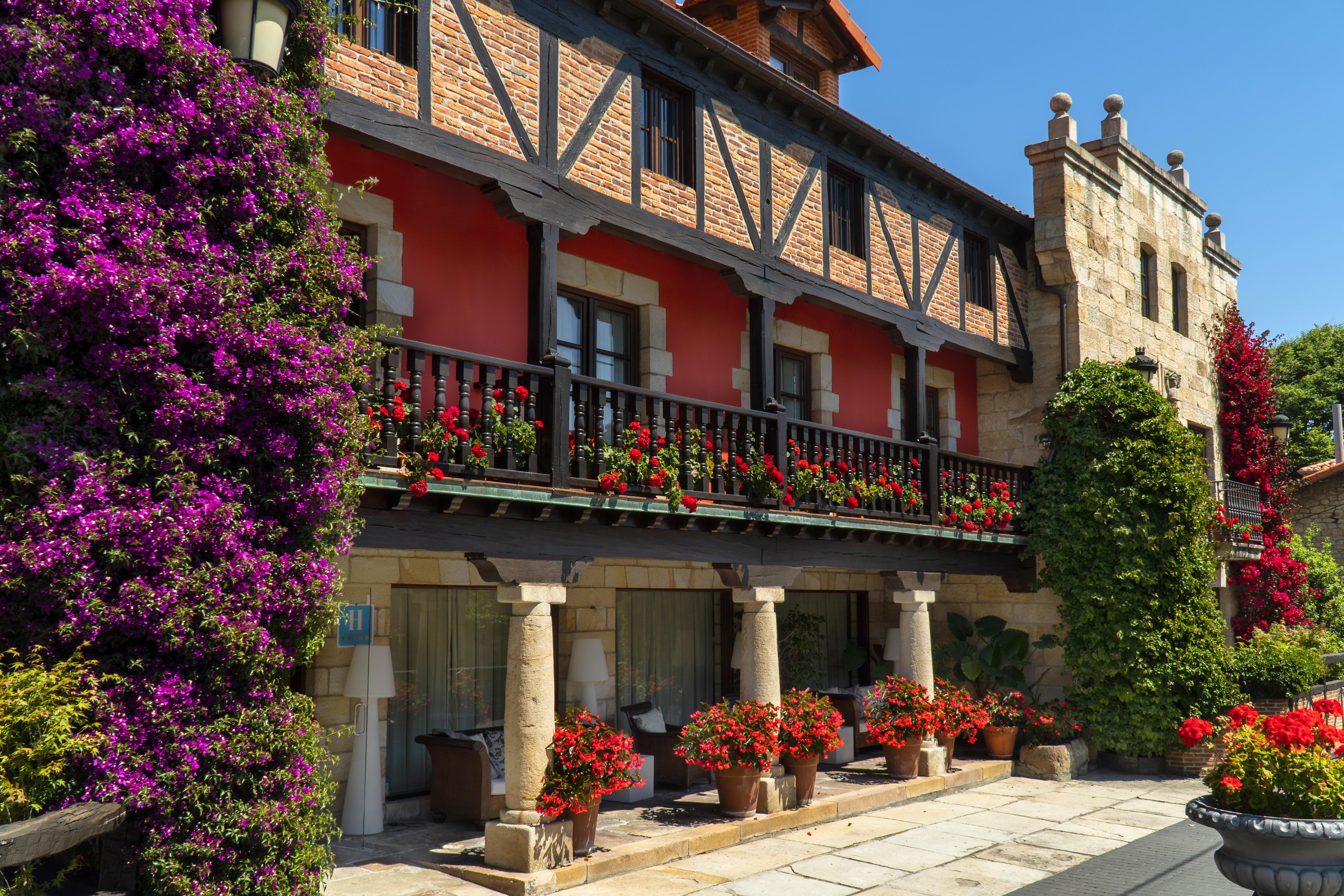 Costa Esmeralda Suites Suances Zewnętrze zdjęcie The Hotel in San Sebastián